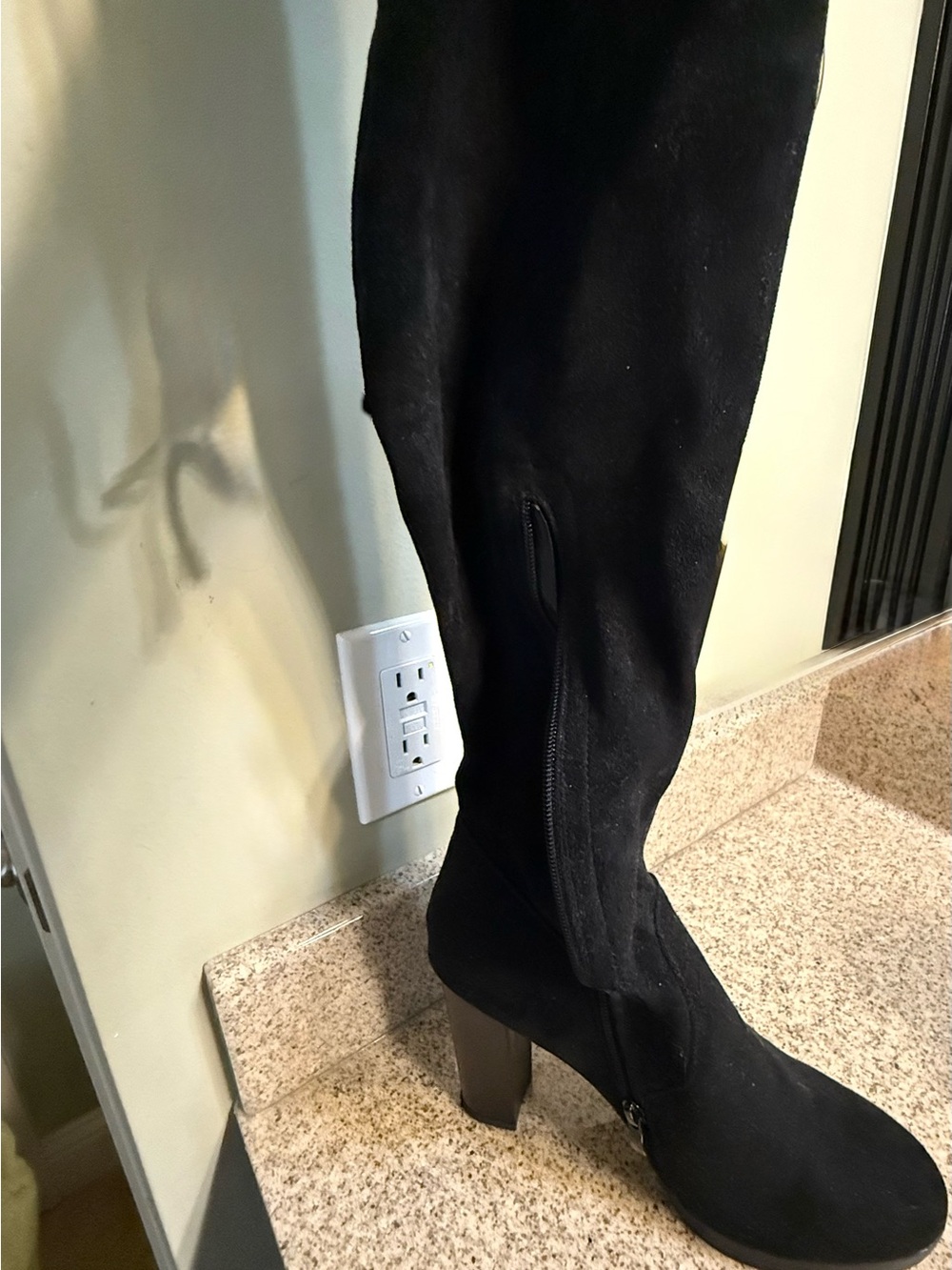 Vepose Black Over-the-Knee Suede Block Heel Boots